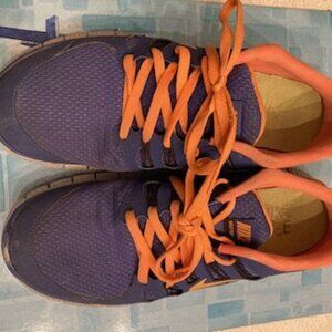 NIke women's athletic sneakers size 8.5. Used but still good condition